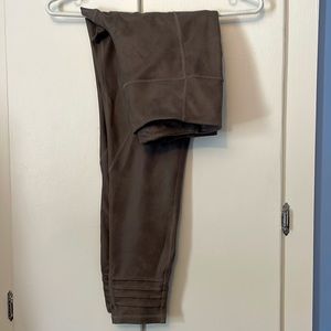Diadora faux leather leggings L super cute!